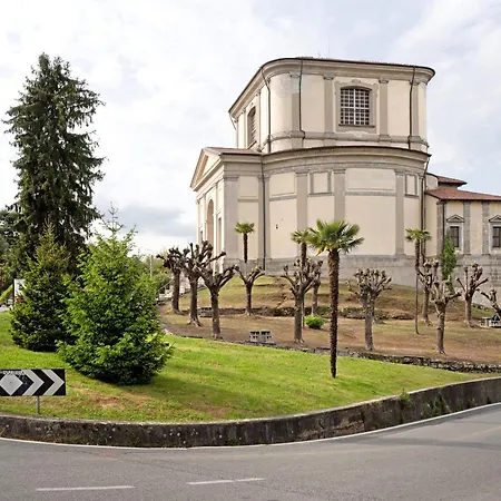 Holiday home Lilia Arona