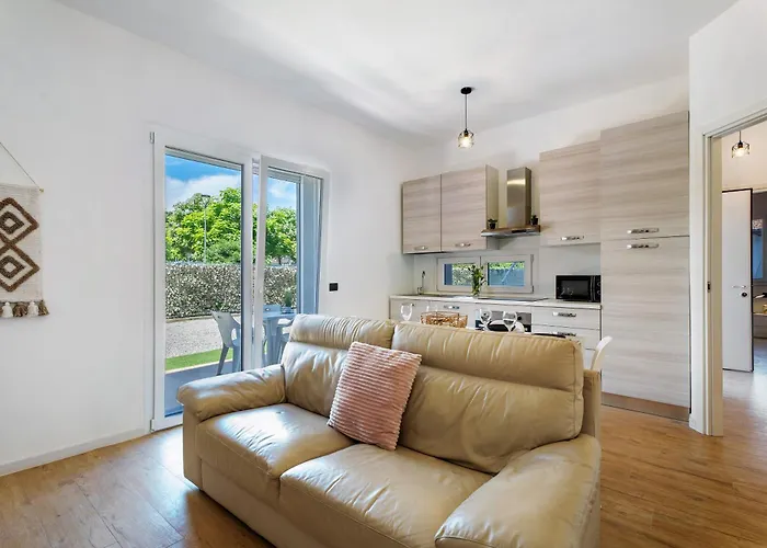 펜션 Lilia 아로나