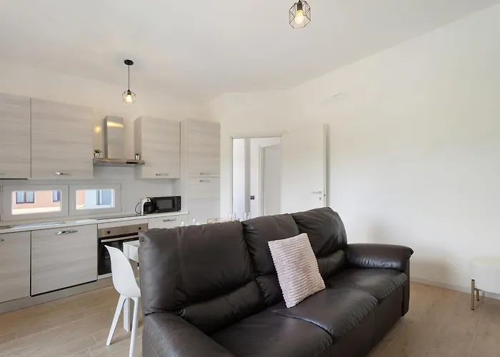 Nyaraló Lilia Arona